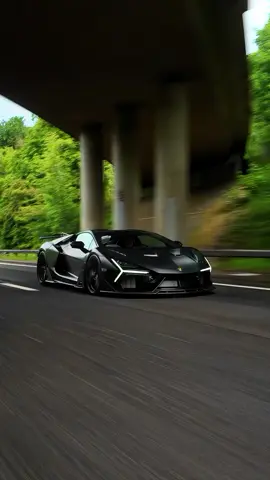 #LamborghiniRevuelto 2024 (V12 6.5 48V Asp/Eletric 1015 cv a 8000 rpm) Sounds!!! 🇮🇹