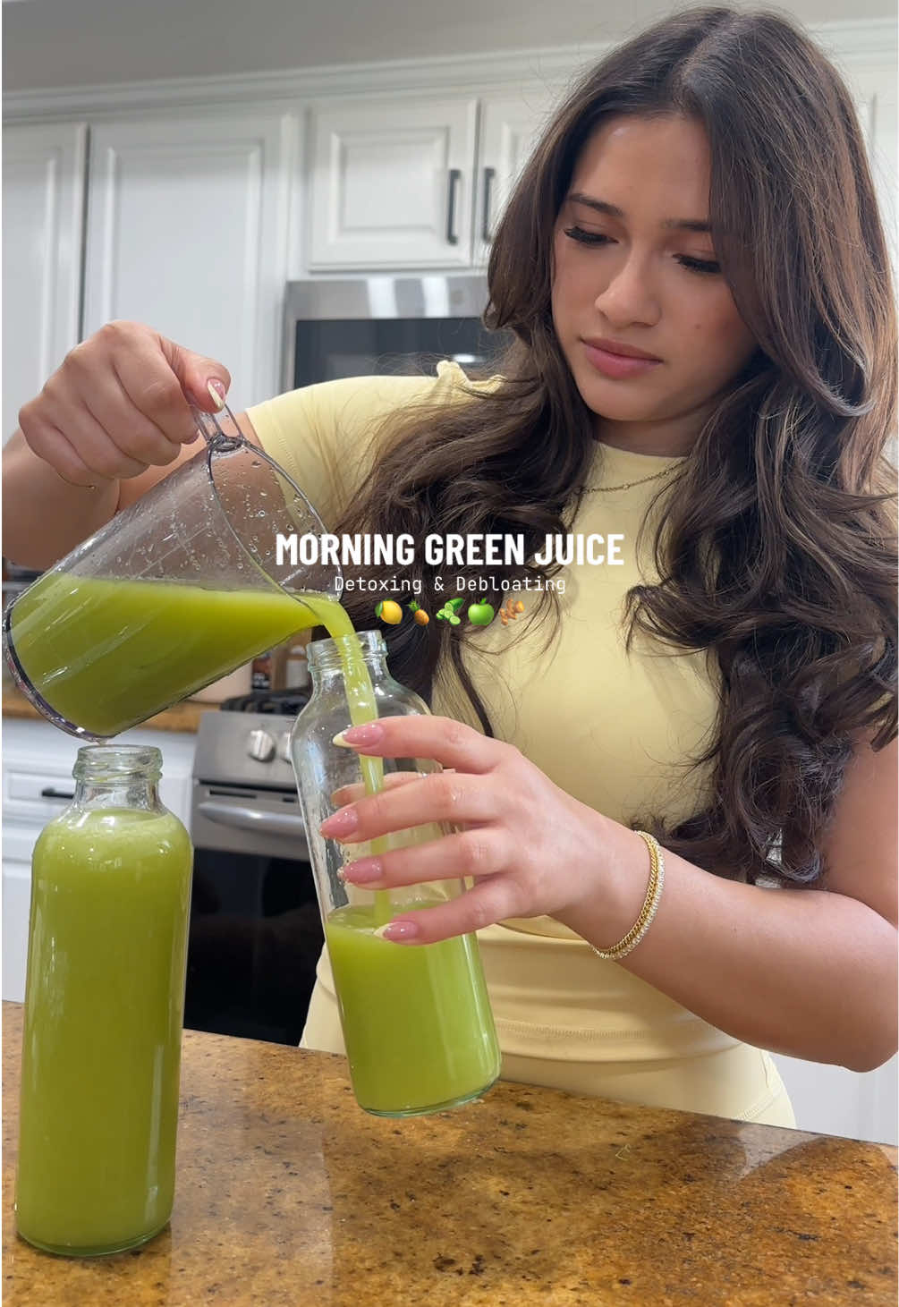 My favorite green juice that helps with bloating and detoxing!! Using my fav juicer @Ninja Kitchen  Ingredients:  • 2 lemons  • 2 cups of pineapple  • 2 cucumbers  • 4 celery sticks  • 4 green apples   • 1 Ginger  #greenjuice #greenjuicerecipe #juice 