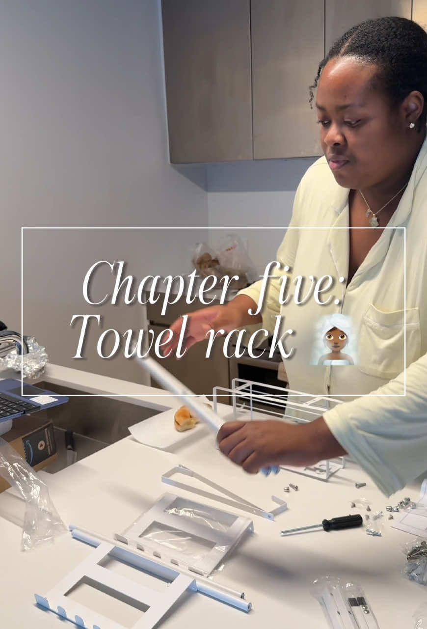 I was this close 👌🏾from requesting a taskrabbit!!! But my sis and facetime call was all I needed!!!! #furnitureflip #buildingfurniture #towel #apartment #apartmentfinds #towelhack #towelrack #overthedoororganizer #overthedoortowelrack #rentalfriendlydecor #apartmentfriendly #apartmenttherapy #renter #renterfriendlydiy 