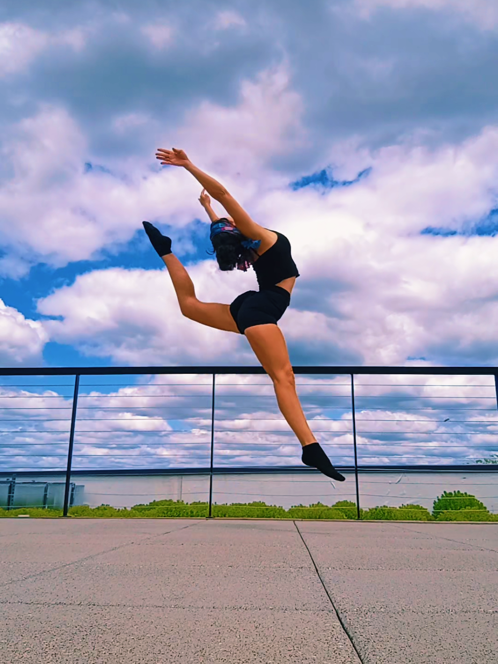 🙏🏾💗💞 for all the angels who left this planet, sending love, and thank you for your guidance 🌊🌈🎶💞💗🙏🏾☀️♾️☮️☯️🕉️ #skydancer #dancinginthesky #Love #dance #fyp #dancersoftiktok #messagefromtheotherside 