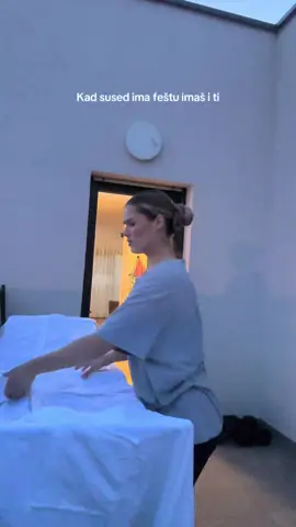 Ali imaš dvije opcije, da se veseliš ili zoveš policiju. Ti biraš 😂