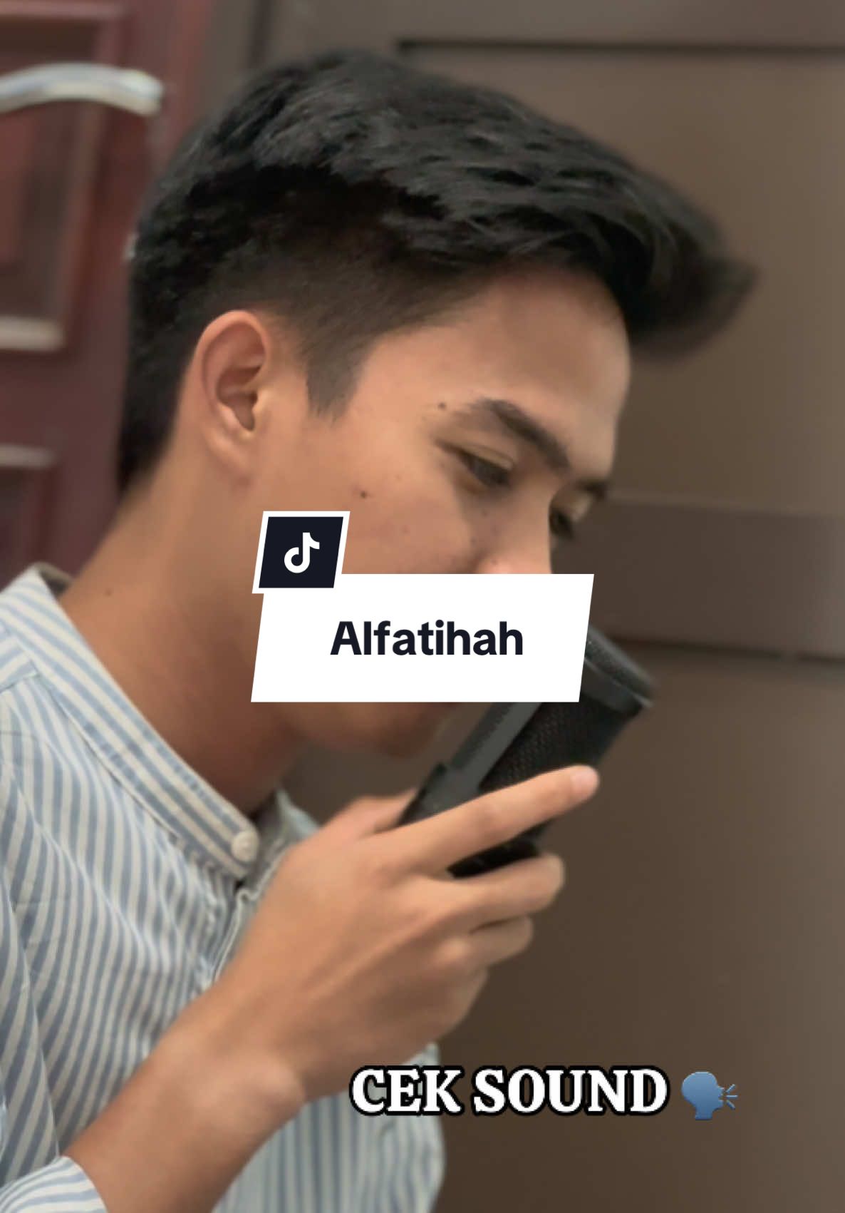 Bayangin kamu lagi jadi makmum nya😇