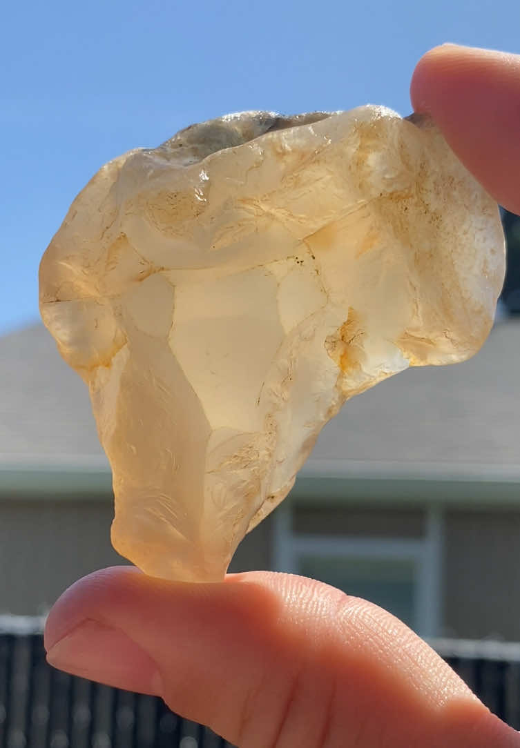 Chat, is this real? #rockhound #gems #rockhounding #agate #rocks #gemstone #pnw #rocktok #quartz #quartzcrystal 