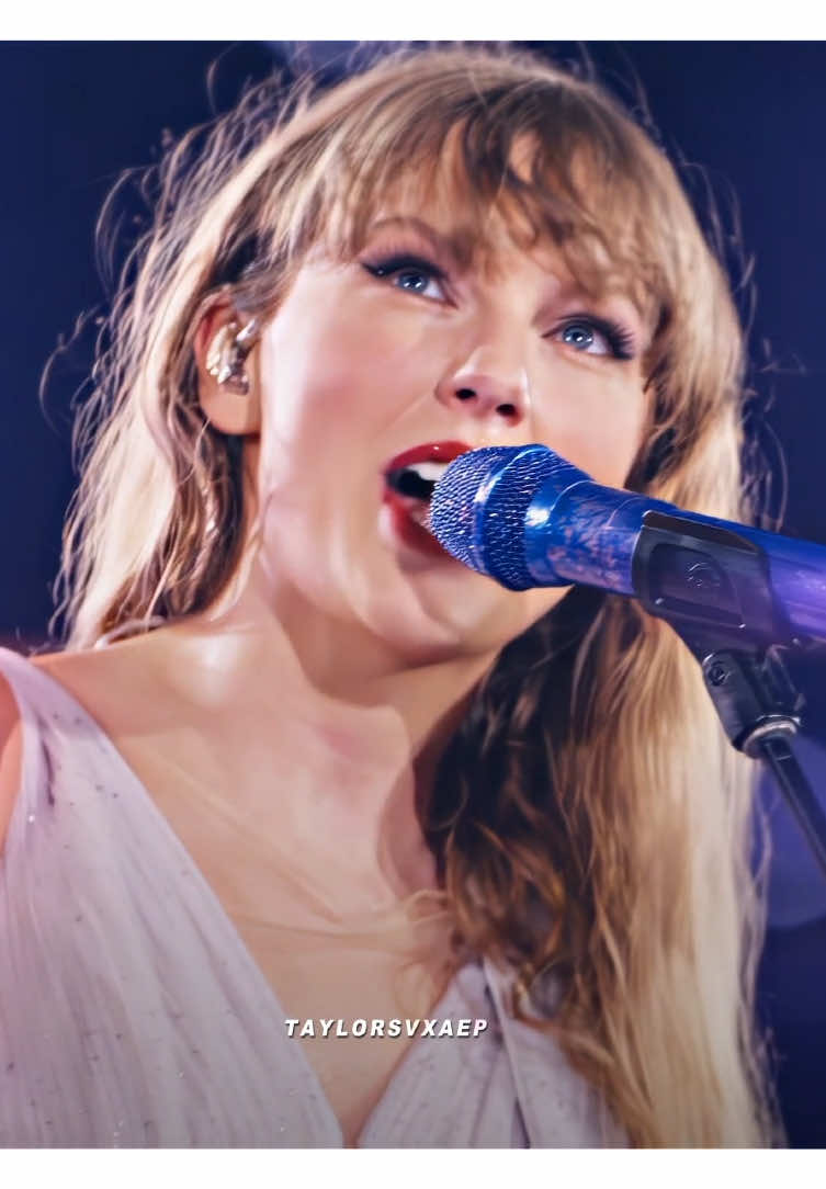 I still remember watching the last livestream on the way to school when she sang “it was the end of a era“ and i‘m still not over it 😭😭 || #taylorswift #swift #tayloralisonswift #theerastour #taylorsvxaep #fyp #viral #speaknow  @lixiraep @Maja⸆⸉ @1989erax⸆⸉ @⋆˚࿔ emma 𝜗𝜚˚⋆⸆⸉ @Vera🌷⸆⸉ @gabriella⸆⸉ @may🦎 ⸆⸉ @ℛ𝒾𝓏𝓊𝓃𝒶 ☾ @❀࿐ℜ𝔦𝔬𓆩❤︎𓆪 @★𝔼𝕧𝕒★ @𝐀𝐥𝐢𝐜𝐞🕰️ @butdaddyilovetaylorr @𝓒𝓱𝓪𝓻𝓵𝓲 𝔁𝓬𝔁 💚🍏🍀 @𝖾𝗆𝗒⸆⸉ @ℑ𝔰𝔞𝔟𝔢𝔩𝔩 ✰ @lara @Lena⸆⸉🫐 