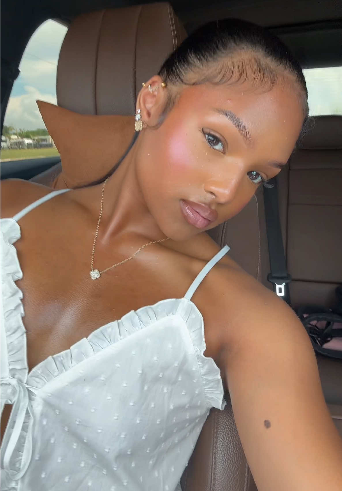 Beautiful day to be a black woman🤎