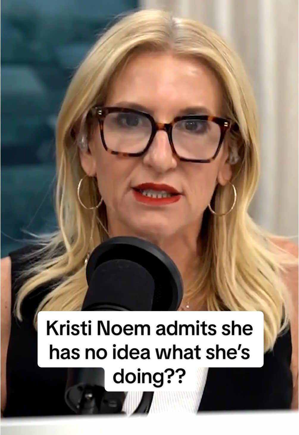 Sec. of Homeland Security Kristi Noem just said she’s “not an expert” in homeland security 🫠 