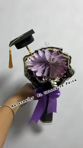 Idea para graduación  #graduaciones2025 #graduados #graduation  #birretes