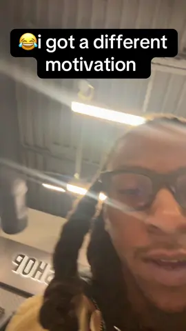 😭🤣 i’m at boot camp