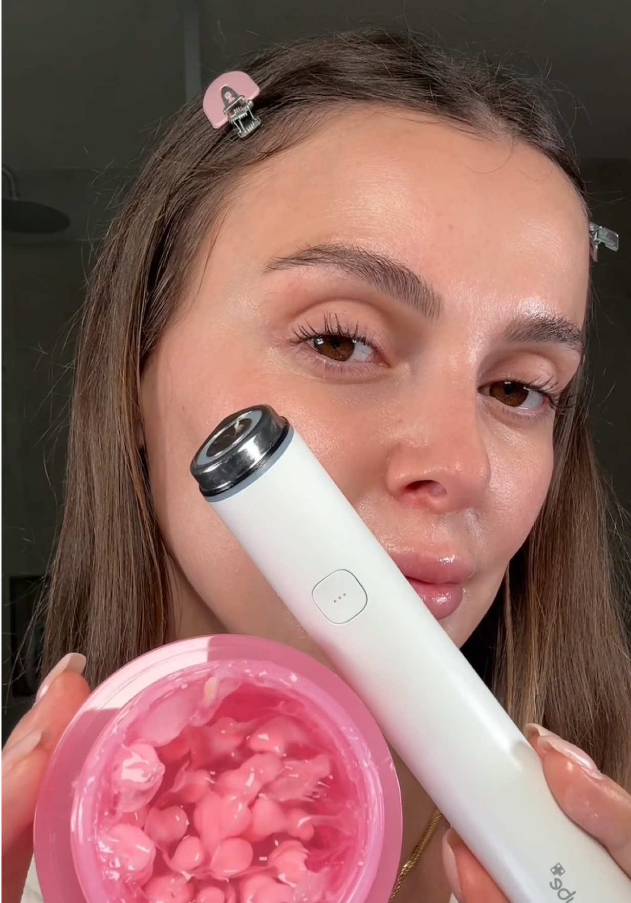 POV: You found salmon sp3rm caviar face cream 💞 @medicube global  #skincare #glowskin #glassskin #skincareroutine #kbeauty #medicubeglobal #medicube #glassskin #koreanskincare