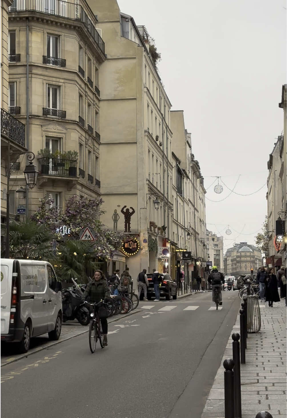 📍Paris, France❤️🇫🇷 #travel #paris #france #beauty #architecture 