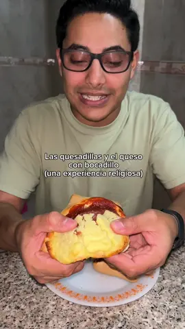 ES CASI UNA EXPERIENCIA RELIGIOSA 🤤🫶🏽❤️ #quesadillas #quesoconbocadillo #bocadillo #queso #experienciareligiosa 