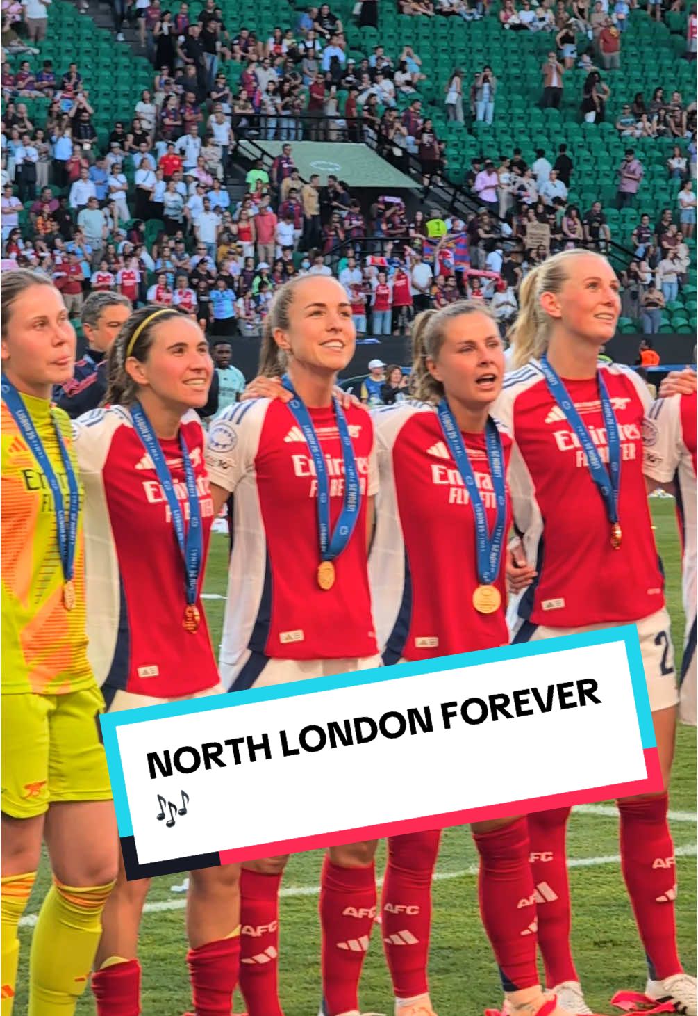 NORTH LONDON FOREVER 🎶 #arsenal #arsenalwomen #awfc #championsleague #championsleaguefinal 
