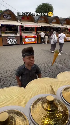 😆😆🇹🇷❣️#trendingvideos #funnyprankvideos #turkey #icecream #viraltiktok #viralvideo #foryoupageofficiall #fypシ゚viral 