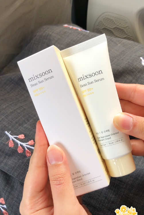 My NEW fav sunscreen from @mixsoon_official  It’s super lightweight , has no white cast, sensitive skin friendly, and contains skin caring ingredients. Perfect for this summer heat ☀️😎✨ ✨You can get yours from @yesstyle from link in my bio ✨Use my rewards code: AYESHA108  ✨To enjoy some discounts on your orders  #mixsoon #kbeauty #koreanskincare #glass_skin #skincarelover #sunscreen #spf #koreansunscreen @mixsoon_influencer @YesStyleInfluencers #yesstyle #yesstyleinfluencers #skincare #yesstylereview #productreview #new #trending #creatorsearchinsights #fyp #viral 