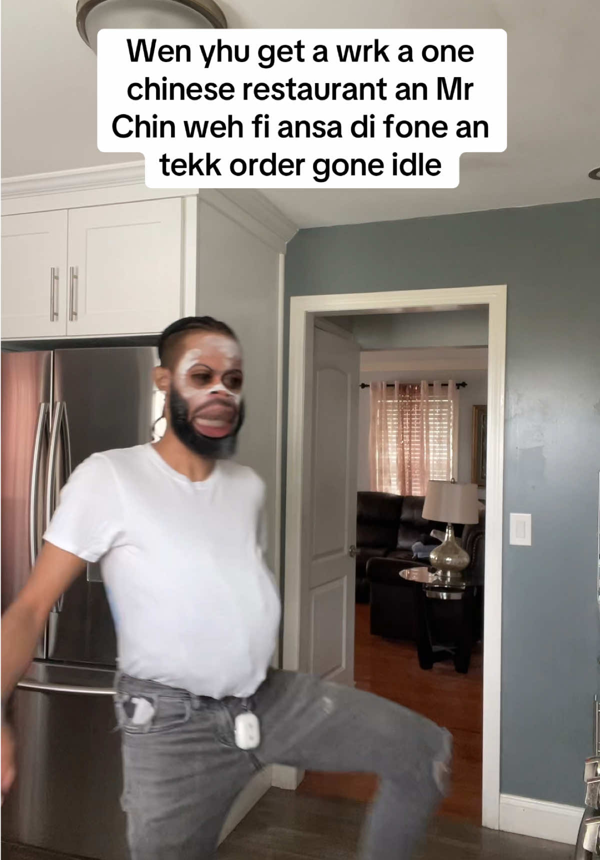 Mr chin cme pick up di fone 🤣😂 #fyp #fypシ #foryoupage #explorepage #jamaicantiktok #relateable #eppysivva #comedyvideo #trending #jamaicatiktok #jamaicantiktoker🇯🇲🇯🇲 #viral #foyou 