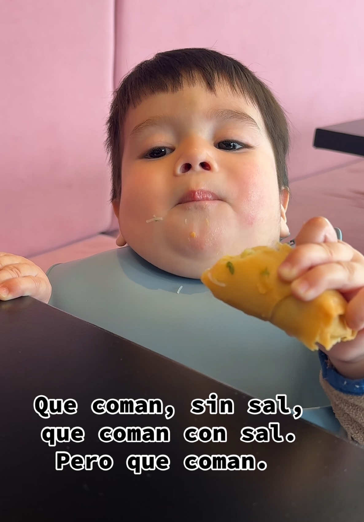 El segundo hijo no es como el primero 🤭 #bebesquecomen #mamaybebe #mivida 