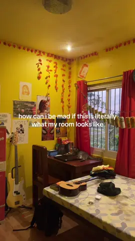 i should hang more posters #room #RoomTour #yellowroom 