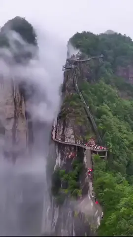 Massive Rockfall Hits Narrow Mountain Trail