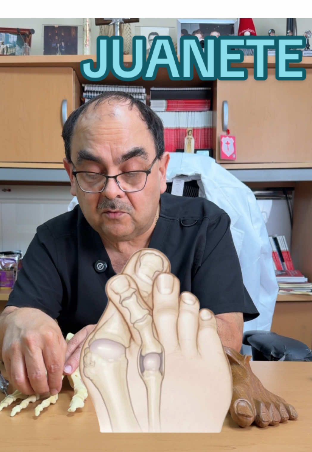 Tienes Juanetes o mas bien Hallux valgus? No dudes en contactarnos 😌 🫡 Traumatólogo y Ortopedista  Consultas: WhatsApp: +52 81 3845 7964 📞 8112498220/22 📞 8123179485/86 📧 pieytobillo50@gmail.com 📍OCA Medical Center Mty