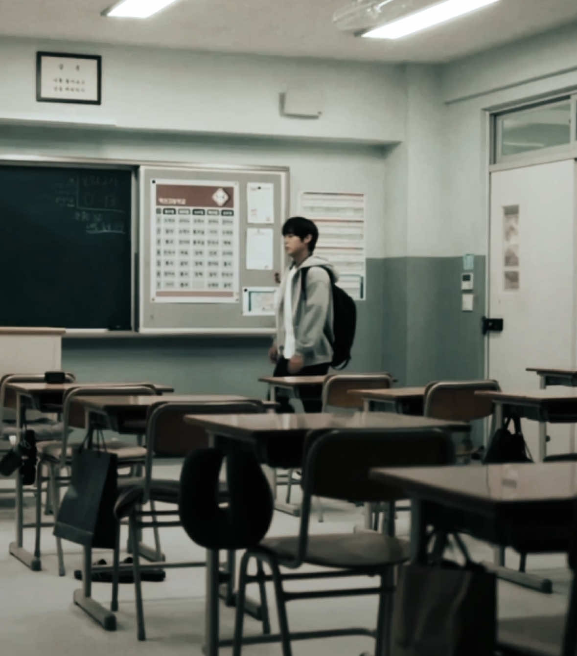 insomniac // for @𝜗𝜚˚⁴⋆ #weakheroclass #yeonsieun #parkjihoon #edit #viral #fy @K ˖ ᡣ𐭩 ⊹ ࣪  ౨ৎ˚₊ @ottersy @Choi_soobin +×+@gotak fucker@⃟⃟⃟ @minn 𝜚˚⋆ @d4nlap 