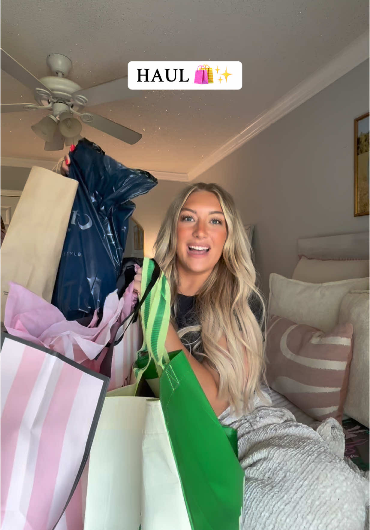 The sales today were 😚🤌🏼 #fyp #foryou #Lifestyle #Vlog #haul #shoppinghaul #aeriehaul #aeriefinds #palmettomoonfinds #shopping #shoppingvlog #viral #trending #summerhaul #summerclotheshaul #summerfinds #ShoppingSpree #diml 