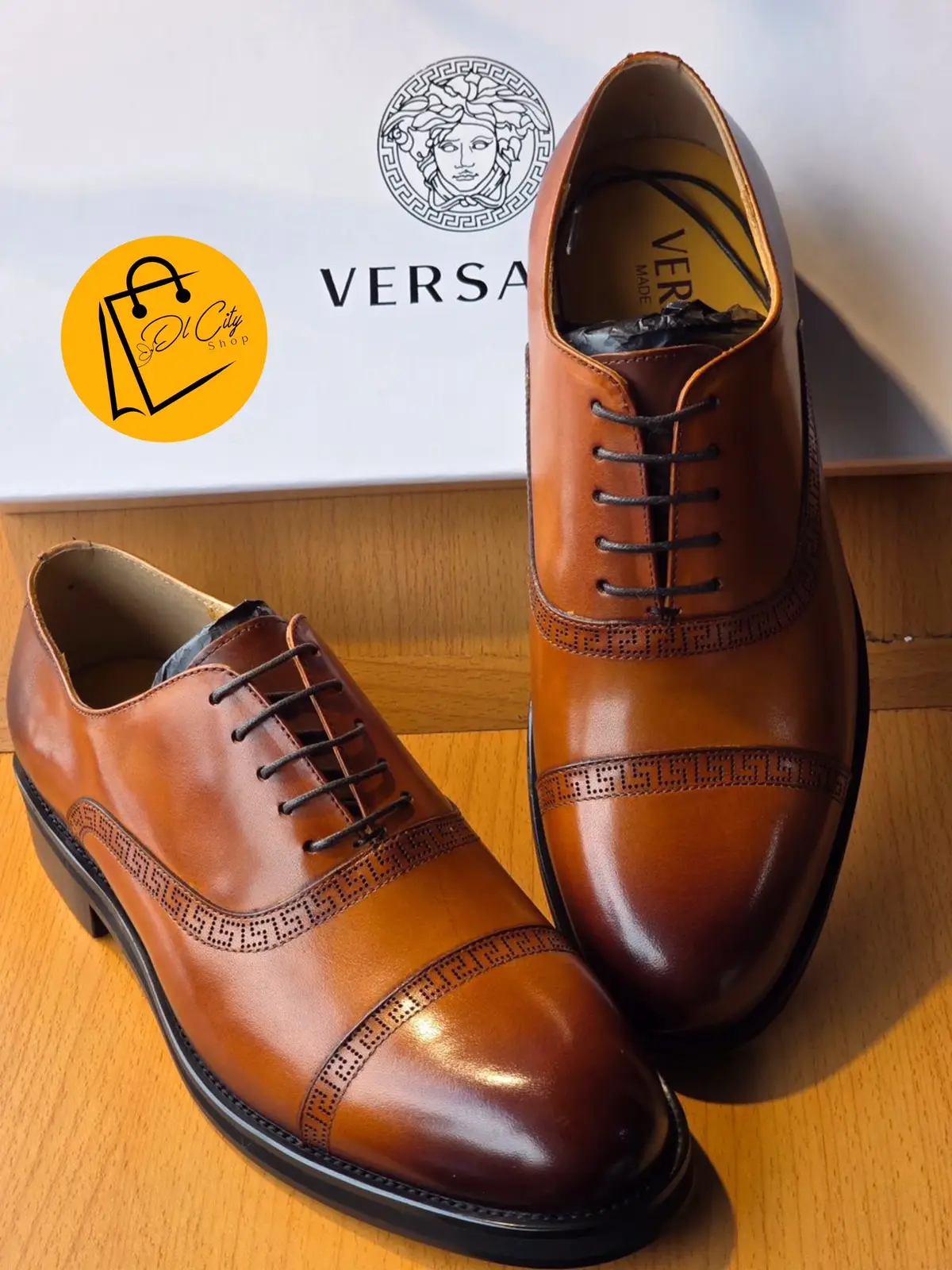 ✨EXCLUVISITE LUXE CHAUSSURES VERSACES AUTHENTIQUES - FAITES SENSATION ✨.  Commander maintenant ! Livraison à domicile partout à Kinshasa  #chaussures  #kinshasa🇨🇩  #hommestyle  #stylevestimentaire  #rdcongo🇨🇩 
