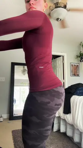 no hips = sleeper build #gym #GymTok #gymgirl #Fitness #legday #glutes #glutesworkout #girslwholift #FitTok #sleeperbuild 