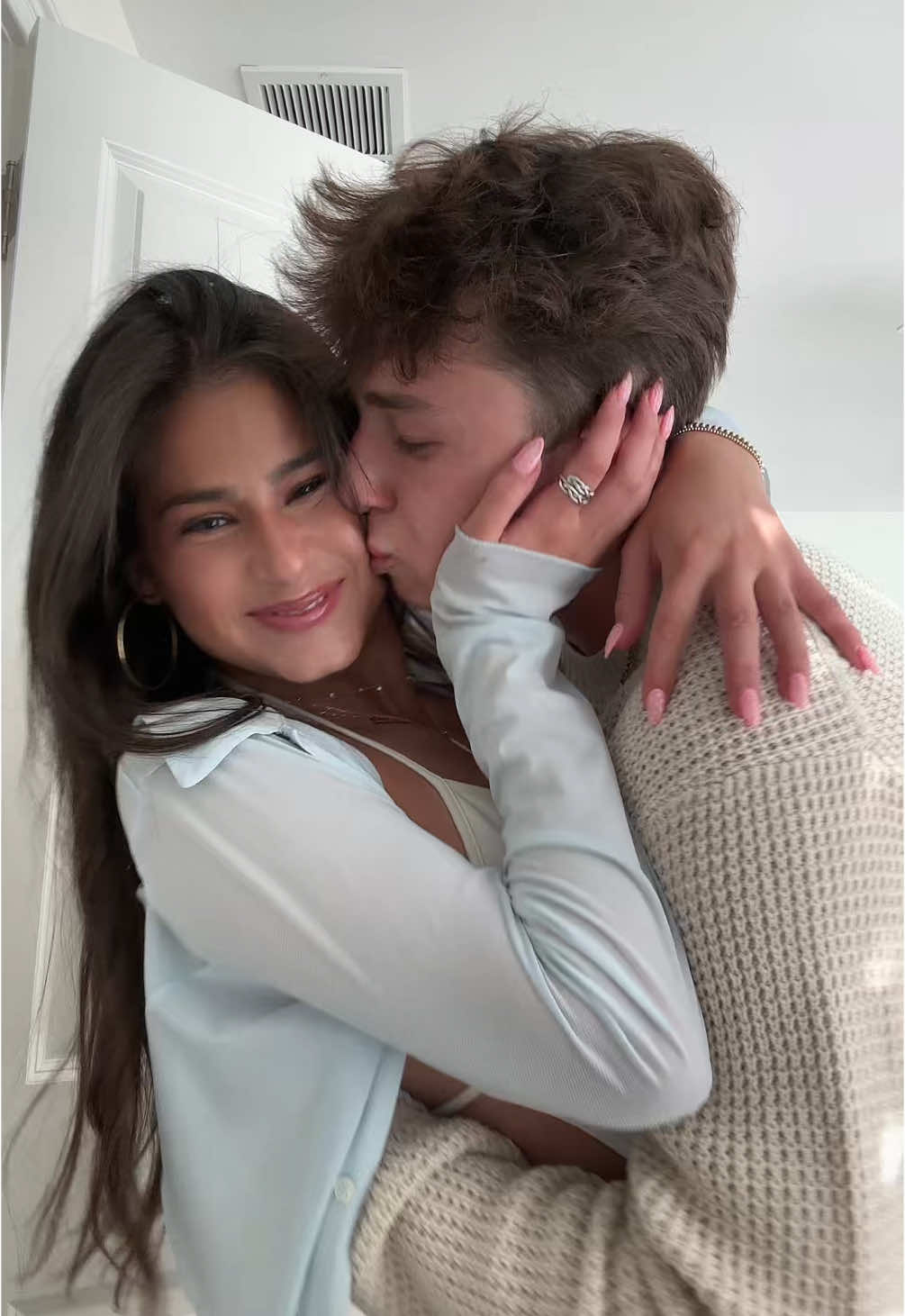 🤗🤗🤭🤭😊😊
