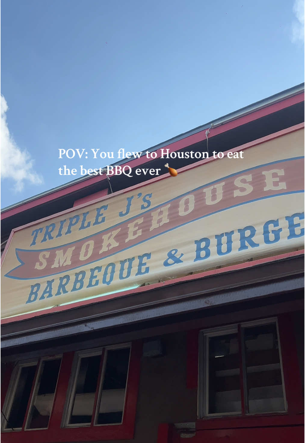 Texas bbq = Elite 🔥🔥  Triple J’s Smokehouse  My order : 2 meat dinner ( homemade beef links and brisket with green beans and potatoe salad ) IT WAS 10000/10  @causeimcourtney thank you again for the recommendation! 🤍  #texasbbq #houstontexas #wheretoeatinhouston #houstonfoodie #triplejssmokehousebarbecue  #traveling 