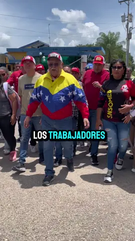 🎥✨ ¡Un llamado a la acción por la patria! ✨🎥 Wills Rangel, presidente de la Central Bolivariana Socialista de Trabajadores y Trabajadoras de Venezuela de la Ciuda, el Campo y la Pesca, visitó con fervor la tierra que vio nacer al eterno comandante Hugo Chávez. En un emotivo juramento junto a los presidentes sindicales de Barinas, se comprometieron a honrar la memoria de los trabajadores. Este 25 de mayo, 🚗🏍️movilizaremos a toda la clase trabajadora y sus familias para ejercer su derecho al voto. ¡Es momento de hacer escuchar nuestra voz! 📢🗳️  En Barinas, apoyamos al🙏 Profesor Adán Coromoto Chávez para la Gobernación, así como al resto de los candidatos que representan los intereses de nuestro pueblo en el Consejo Legislativo y la Asamblea Nacional, por que la Revolución Bolivariana seguira Avanzado 🔥💪 ¡Vamos juntos por un futuro mejor! 💪🇻🇪 #VotoPorLaPatria #HéroesDelTrabajo #AdánChávez #UnidadYAcción #epabarinas   @SoyPsuvBarinas @Adán Coromoto Chávez @Hugo Chávez Terán @Jacqueline Faria🌸🌷💐 @WillsRangelCBST @Wills Rangel 
