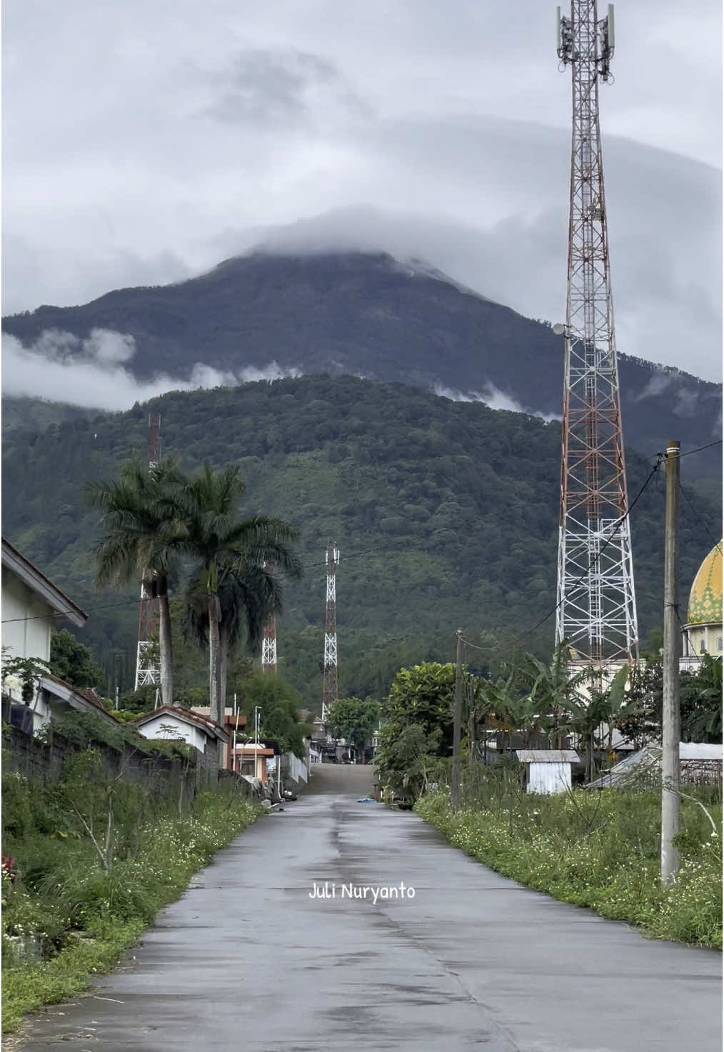 Pacet Mojokerto  Jalan dari arah Kembangbelor ke arah Claket Pacet