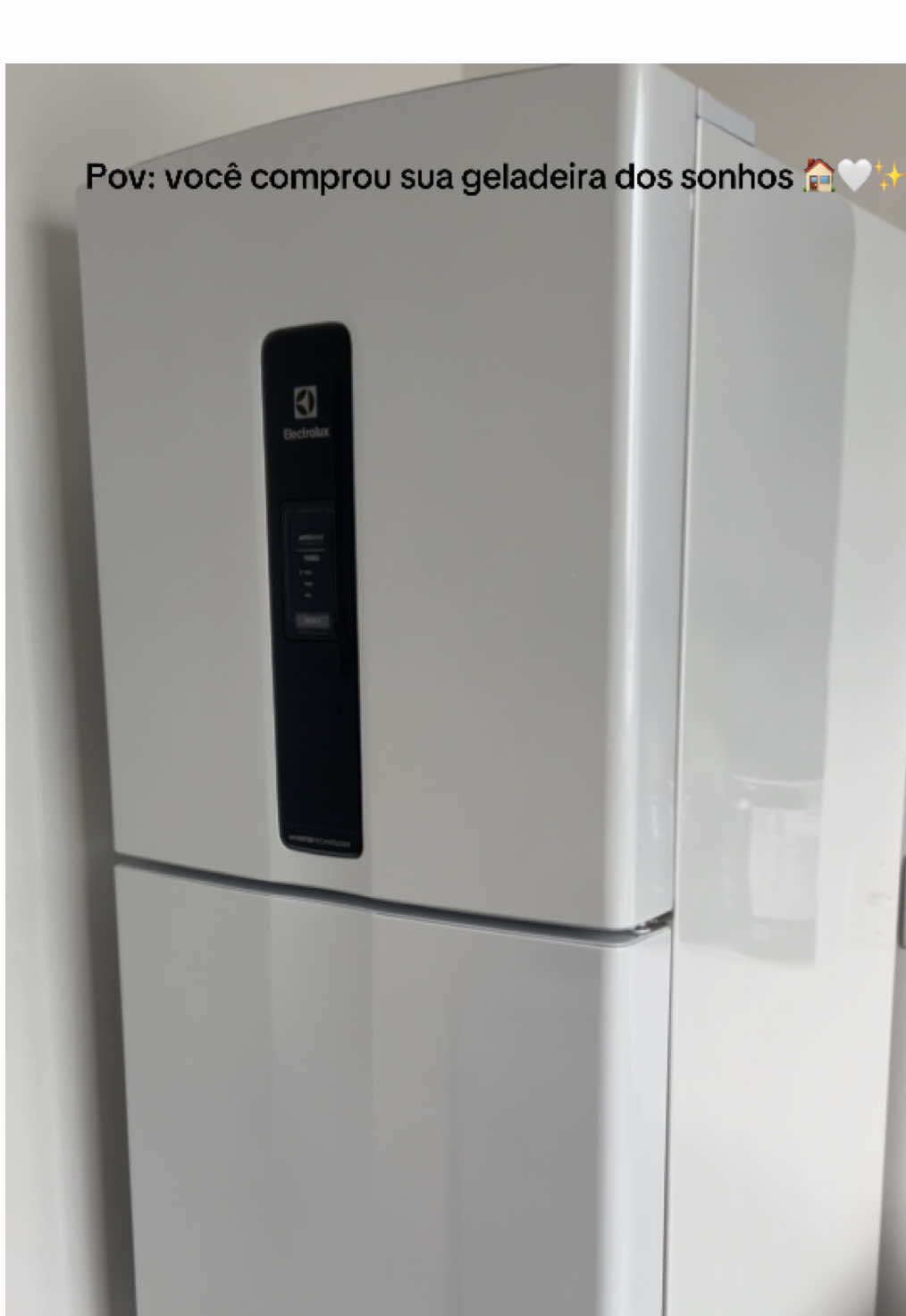 Aproveitei a promoção da @Havan Oficial e garanti minha geladeira perfeita IF46 da Electrolux. 🙏🏼🤍✨ #apartamento #foryoupage #foryou #casa #enxoval 