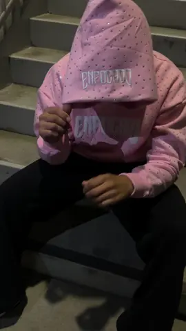 Pink rinestone hoodie 🎀 #alucines📿🧿🙈  #fresitas🍓  #OOTD #parati #fresitas #paratiiiiiiiiiiiiiiiiiiiiiiiiiiiiiii 