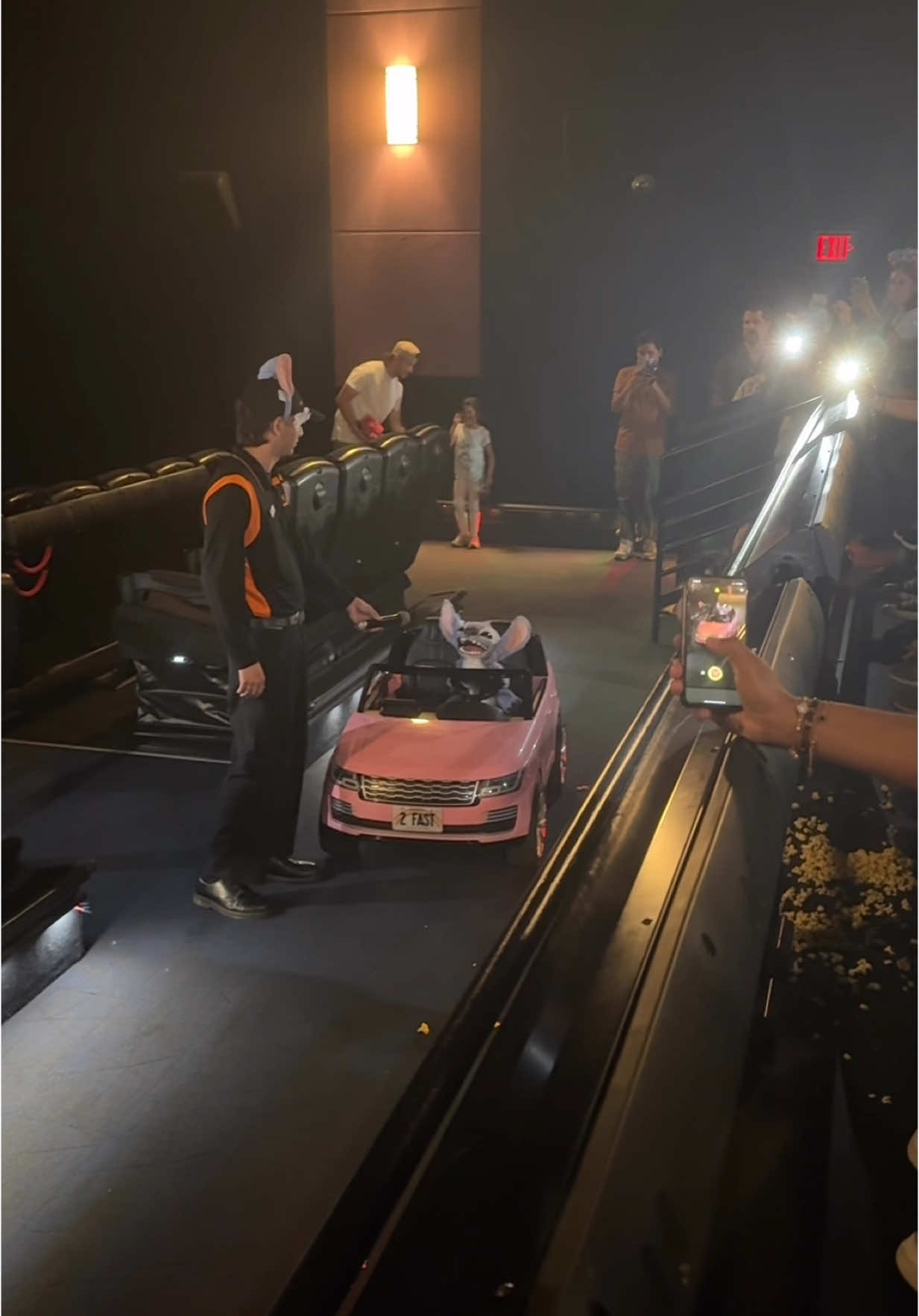 he did it again. stitch stopped by @Regal to a packed @4DX screening of #LiloAndStitch to say… enjoy the show!