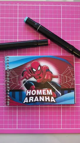 Livro de colorir tamanho A6🤏🏼🥰 Maravilhoso para levar para qualquer lugar!!! #papeleria #personalizados #bobbiegoodscoloringbook #personalizado #papeleria #papelariacriativa #flypシ #comedia #homemaranha 