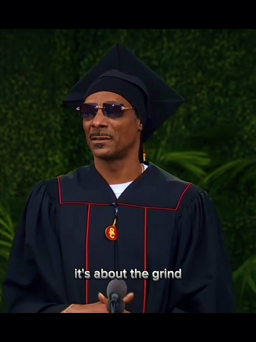 Snoop Gives Commencement Speech #usc #shorts #snoopdogg #trending #fyp #graduation #college #Love #fyppppppppppppppppppppppp #fypシ #youtube #youtubeshorts 