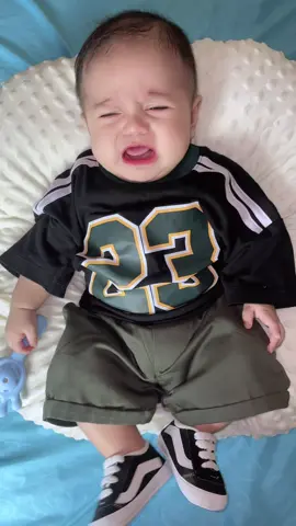 Bayi 4.5bln yg udah agak susah klo mau d video😭🤣 sound nya ganti biar ga bosen ✌🏻 #masyaallahtabarakkallah #bayilucu #bayigemes #bayitiktok #cutebaby #bayi4bulan #babydragon #foryou #fyp 