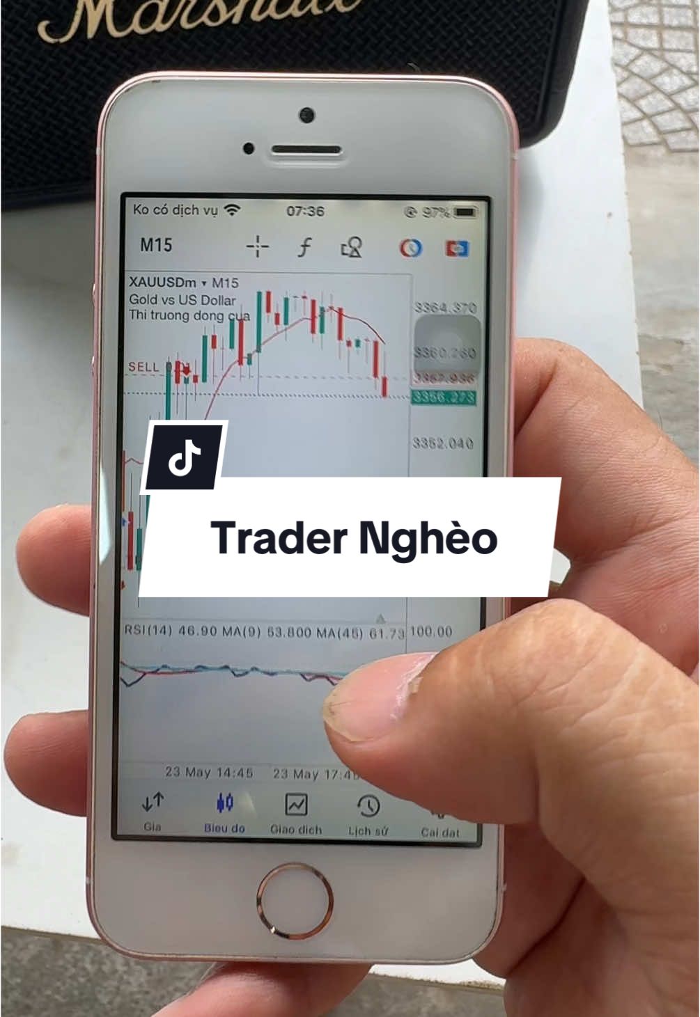 Phận nghèo nên có con máy ghẻ để vào lệnh mong anh em đừng chê cười😂#tiktoklive #trading #exness #forex #backcomexness #