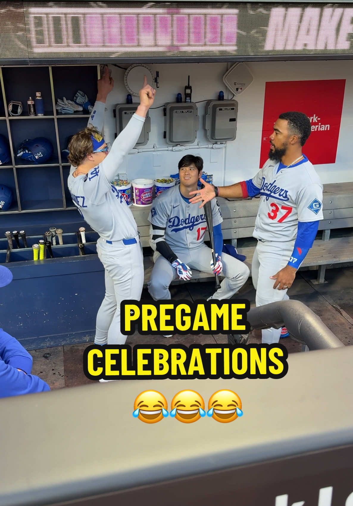 Pregame activities from NYC.  😂#MLB #dodgers #celebration