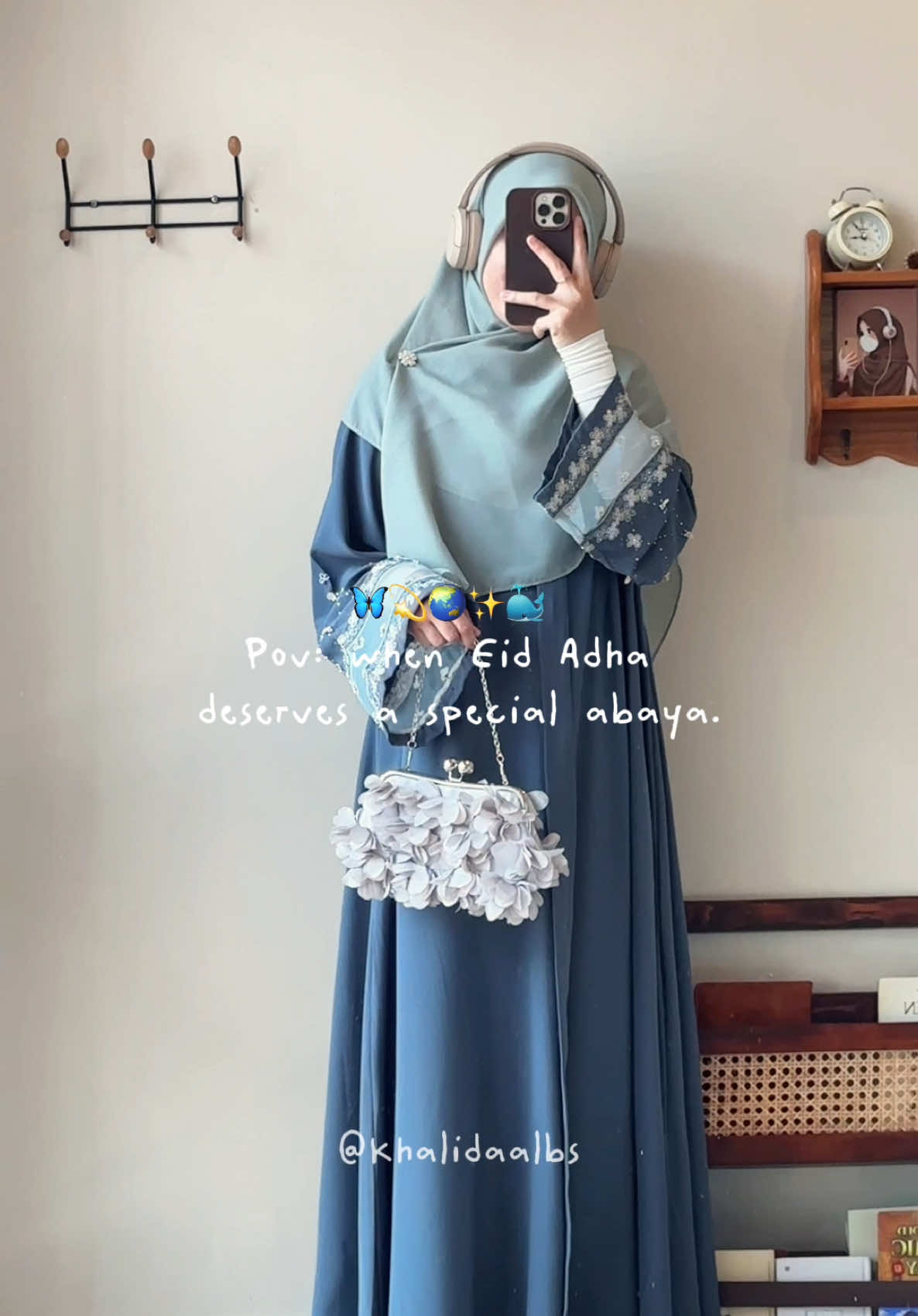 (Link 1452) abaya nan cantik buat lebaran adha, umroh, atau acara lainnya~ 🩵 @myza ✨ 🐳abaya (emerald): link 1452 🐳hijab: @myza.ina  🐳tas: link 556 🐳heels: link 766 #abaya #abayastyle #abayacantik #abayamewah @abayaumroh #abayalebaran #muslimahoutfit #hijabi #outfitabaya