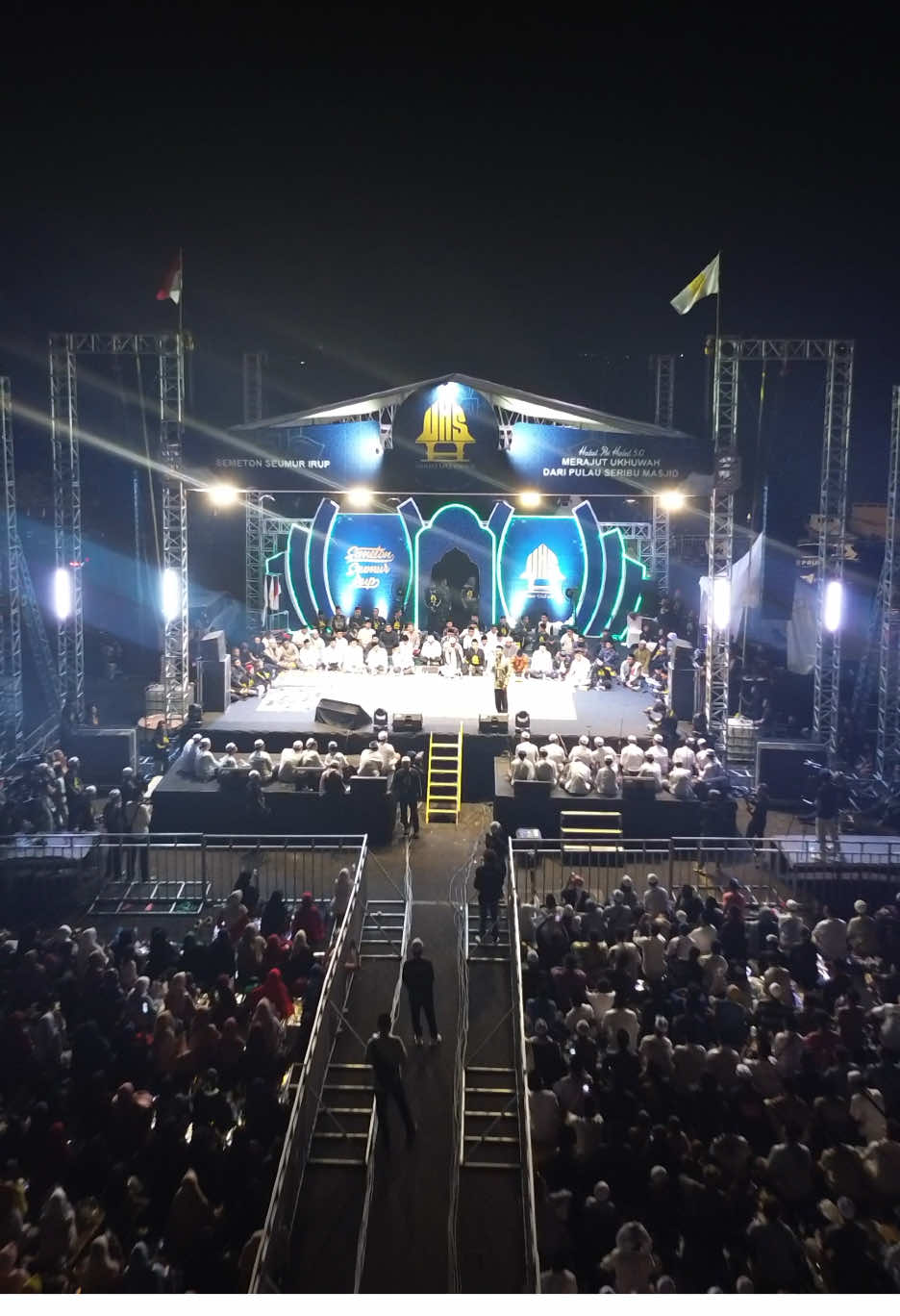 Shoot drone di acara Tablik Akbar Ustadz Abdul Somad  #tablikakbar # UAS #ustadzabdulsomad #exbandaraselaparang #sholawat #lombokisland #seribumasjid #dji #djindonesia #djiglobal 