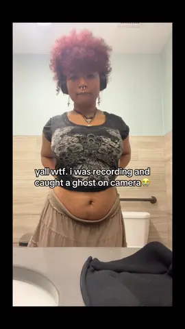 i thought they were fake..  #ghost #scary 
