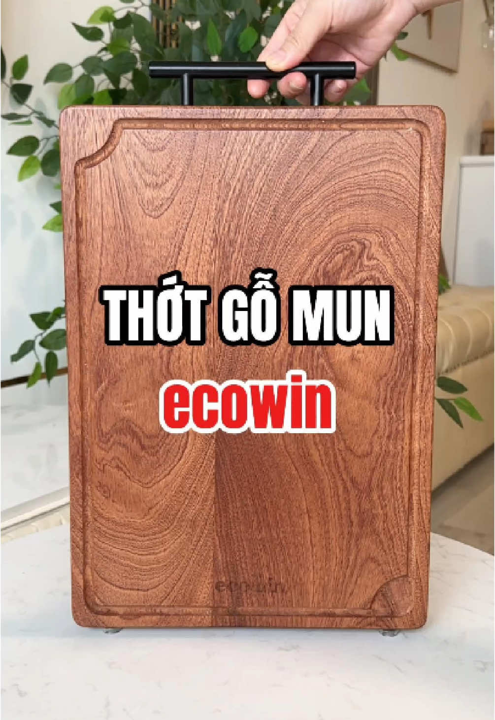 Nhà tui chuyển sang xài thớt gỗ mun Ecowin rồi, cắt thịt cá đỡ dầm dao, rửa phát sạch luôn, treo lên cũng gọn nữa nè mọi người 🪵👌🏻 #thotgo #thotgoecowin #ecowin #namoinam 