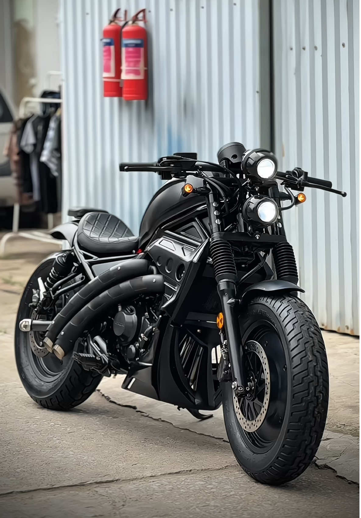 Vợ 2 của anh em đang sẵn xe chờ ae tới đón về đây ạ #rebel300 #cruise #motorgirl 