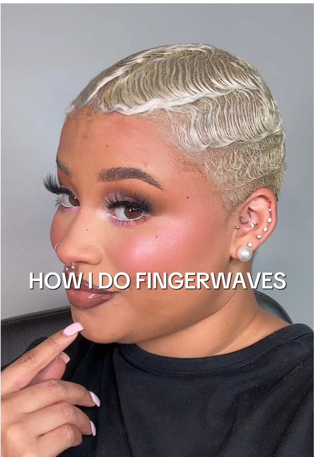 low effort high impact is my type of hairstyle!!! someone really into hair is going to comment mad about this probably oh well😀 #easypixiestyle #pixiehairtutorials #fingerwavesnaturalhair #fingerwavesnoperm 