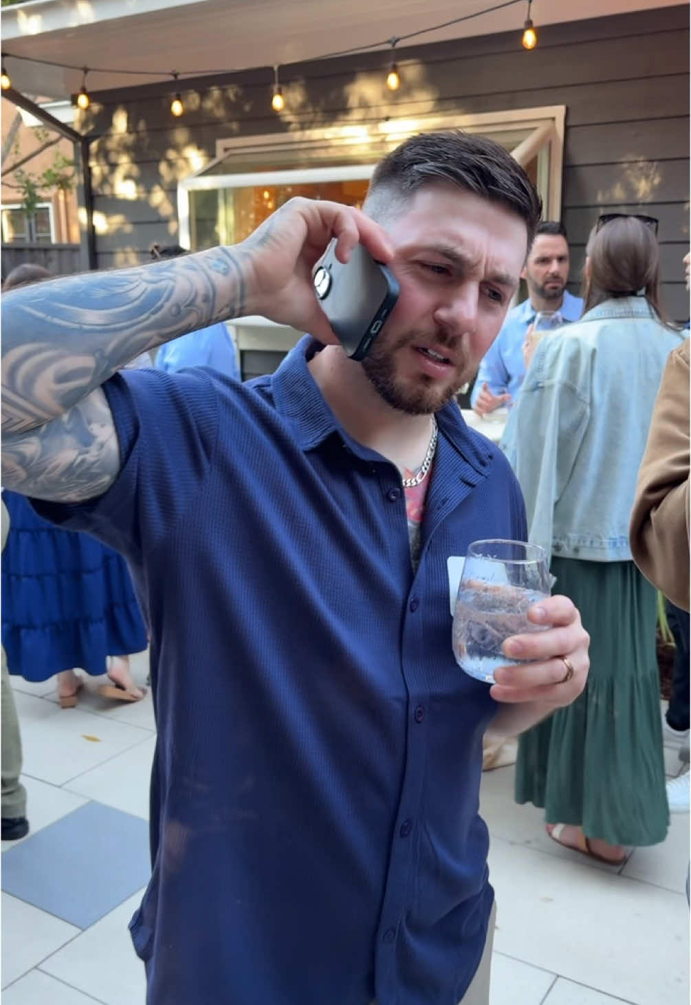 Justin & Sarah are calling 