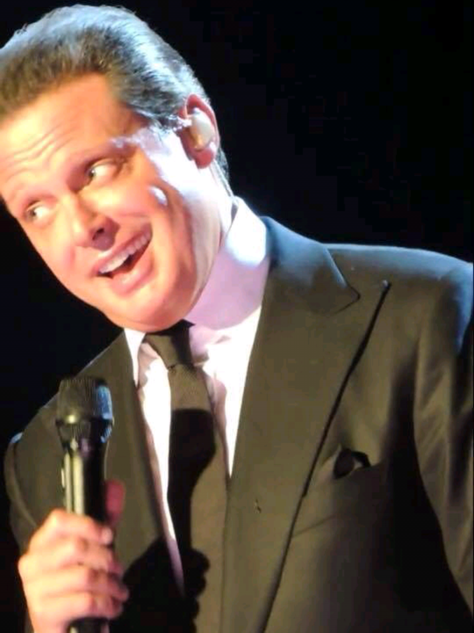 Las vegas 2007 >>> ☀️. . . . . #luismiguel #soldemexico #luismiguelfan #mexico #orodeley #luismiguelenvivo #soldemexico #luismiguellaserie #luismigueleras #luismiguelfans #luismigueltour #luismigueltour2024 #luismigueltour2023  #luismiguel_official  #luismiguellaserie 
