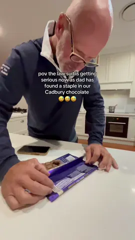 Pops is investigating 🕵️ @VivaLaFood (via:@claudiasprivv) 