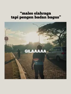 Mana mulut nya ngunyah terus menerus