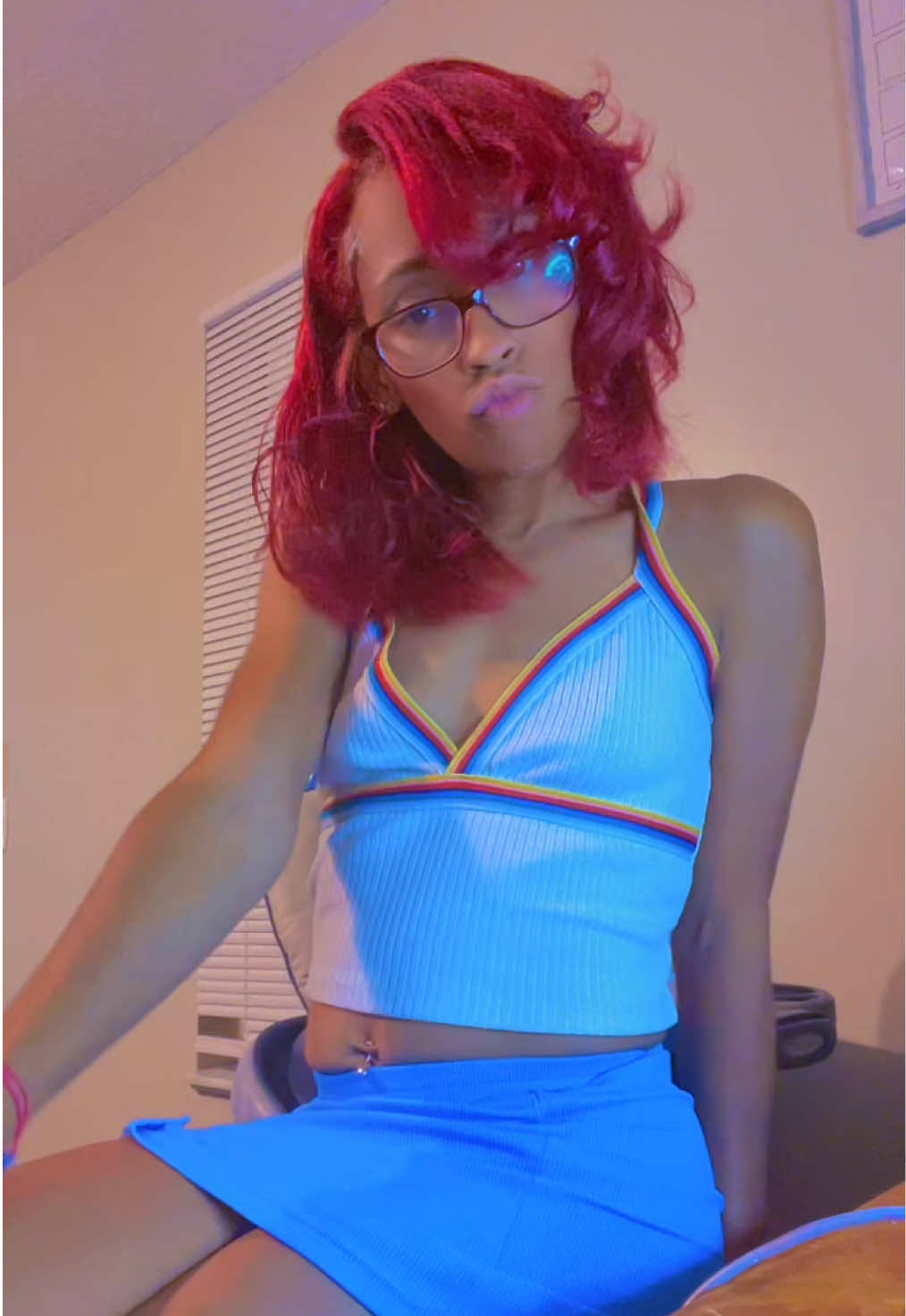 she was a fairy 🧚 yup yup 😘 #angelwingz #hairdye #redhairdye #naturalhairstyles #naturalhair 